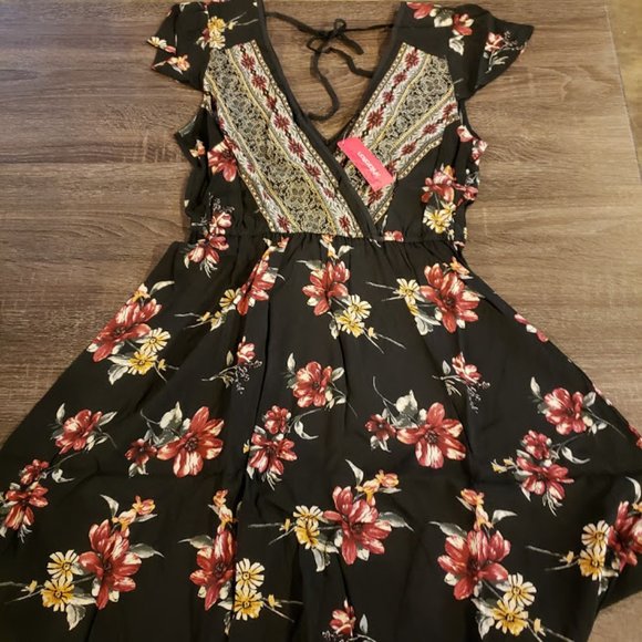 NEW! Floral Black V-Neck Handkerchief Hem Dress - Picture 2 of 4